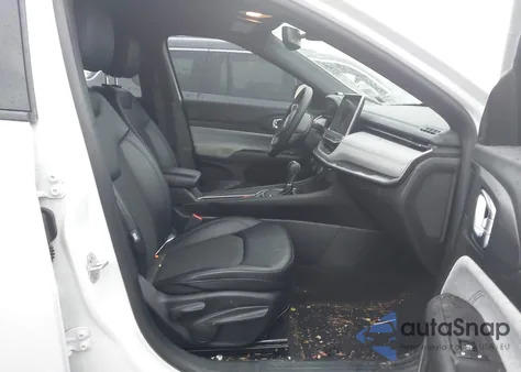 2024 Jeep Compass Latitude 4X4 z USA, uszkodzony, nr VIN 3C4NJDBN5RT103711